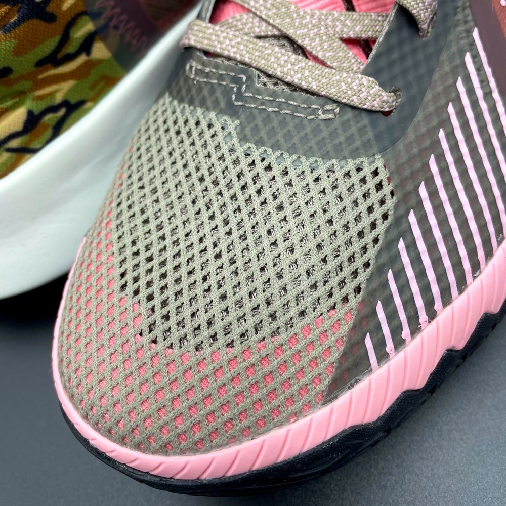 Kyrie Irvin flytrap v - Picture 5 of 14